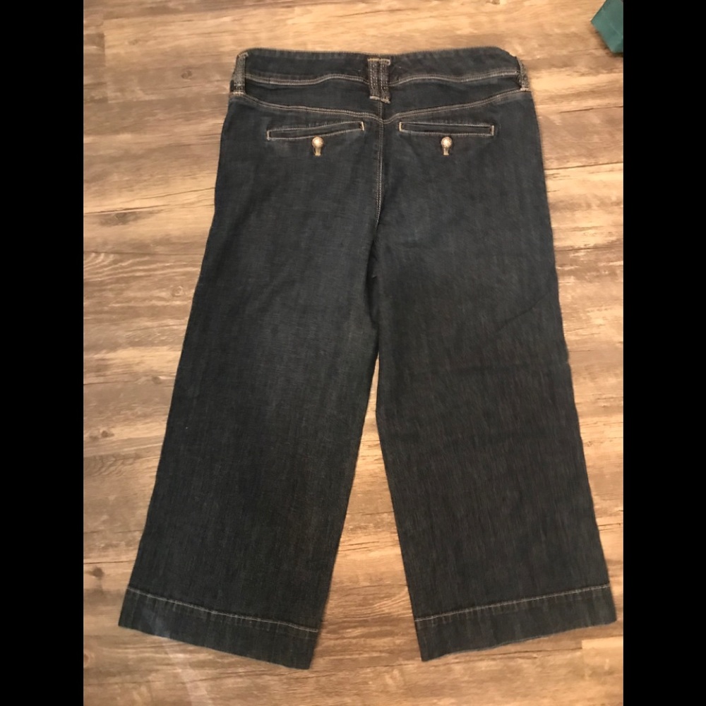 🌼3/$30🌼 WHBM Blanc Capri Pants Size 4